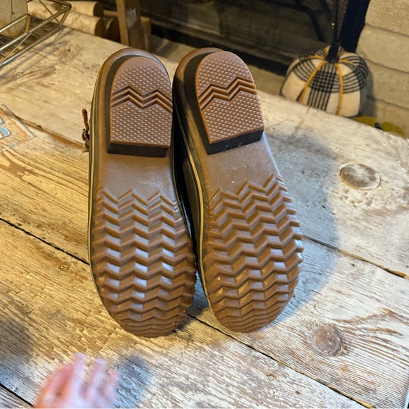 Sorel Waterproof Boot - Picture 3 of 4